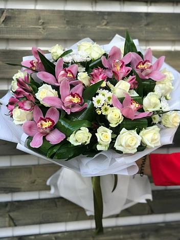 Букет цветов из: Розы и Хризантемы в Саяногорске