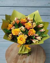 Букет цветов из:  Альстромерии и Розы в Саяногорске