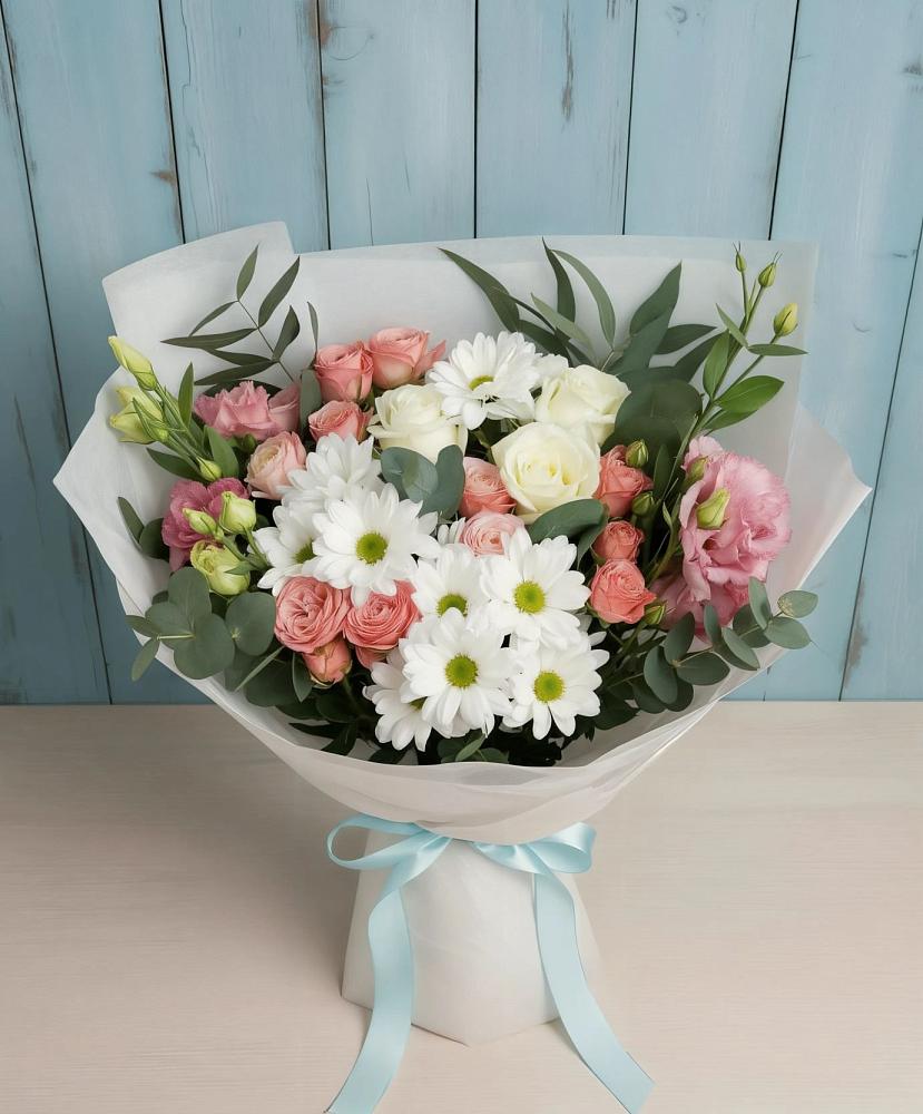 Букет цветов из: Розы, Лизиантусы и Хризантемы в Саяногорске
