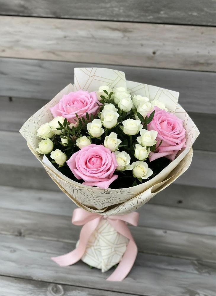 Букет цветов из: Розы в Саяногорске