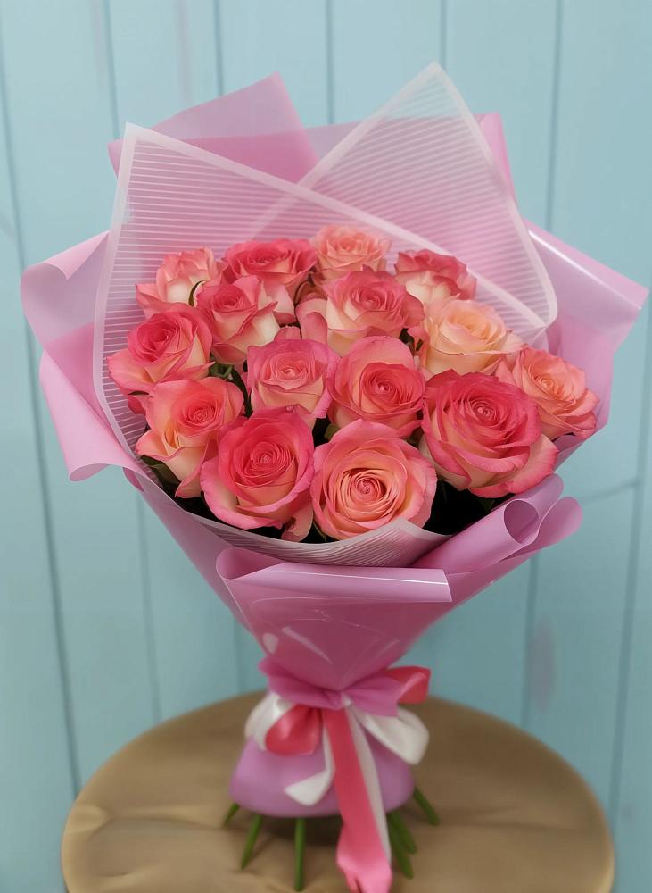 Букет 15 Розовых роз Равель в Саяногорске