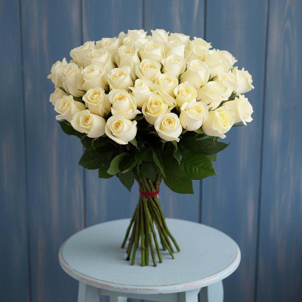 Букет 51 Белая роза Эдлесс Лав в Саяногорске