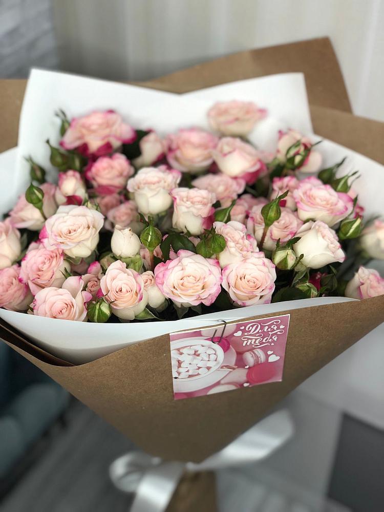 Букет цветов из: Розы в Саяногорске