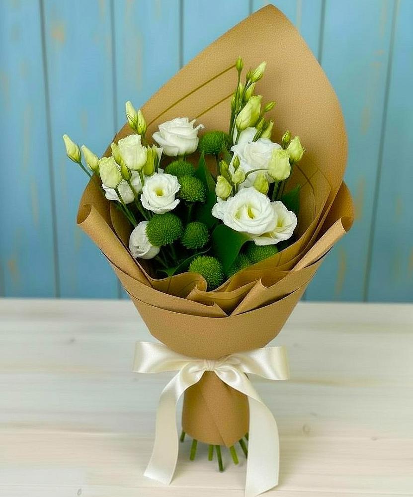 Букет цветов из: Хризантемы и Лизиантусы в Саяногорске