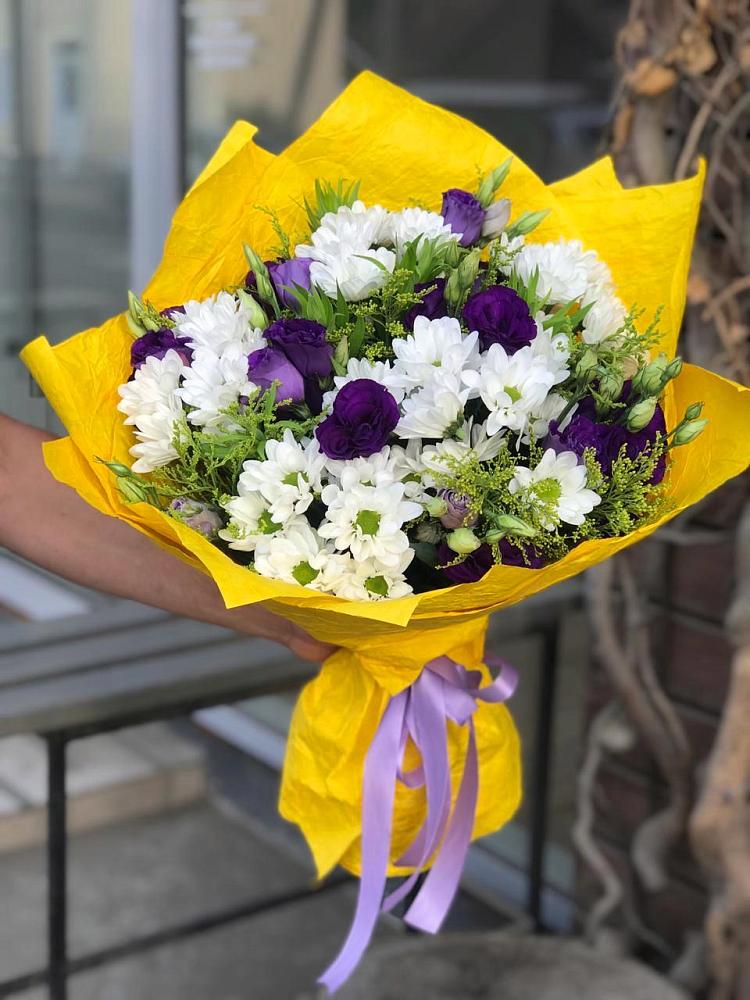 Букет цветов из: Ирисы, Хризантемы и Ромашки в Саяногорске