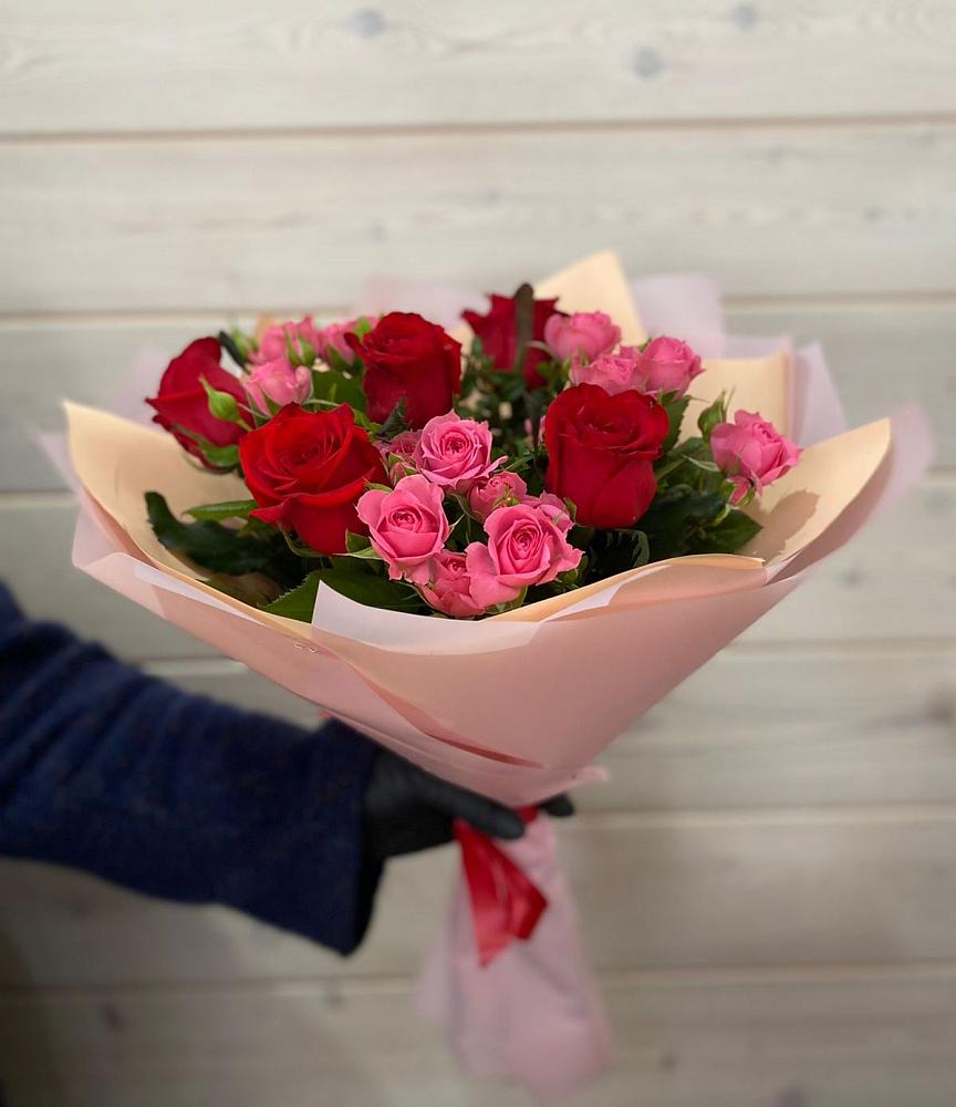 Букет цветов из: Розы в Саяногорске