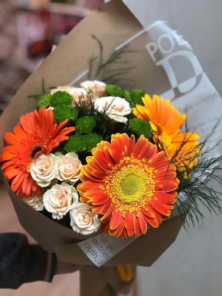 Букет цветов из: Герберы, Хризантемы и Розы в Саяногорске